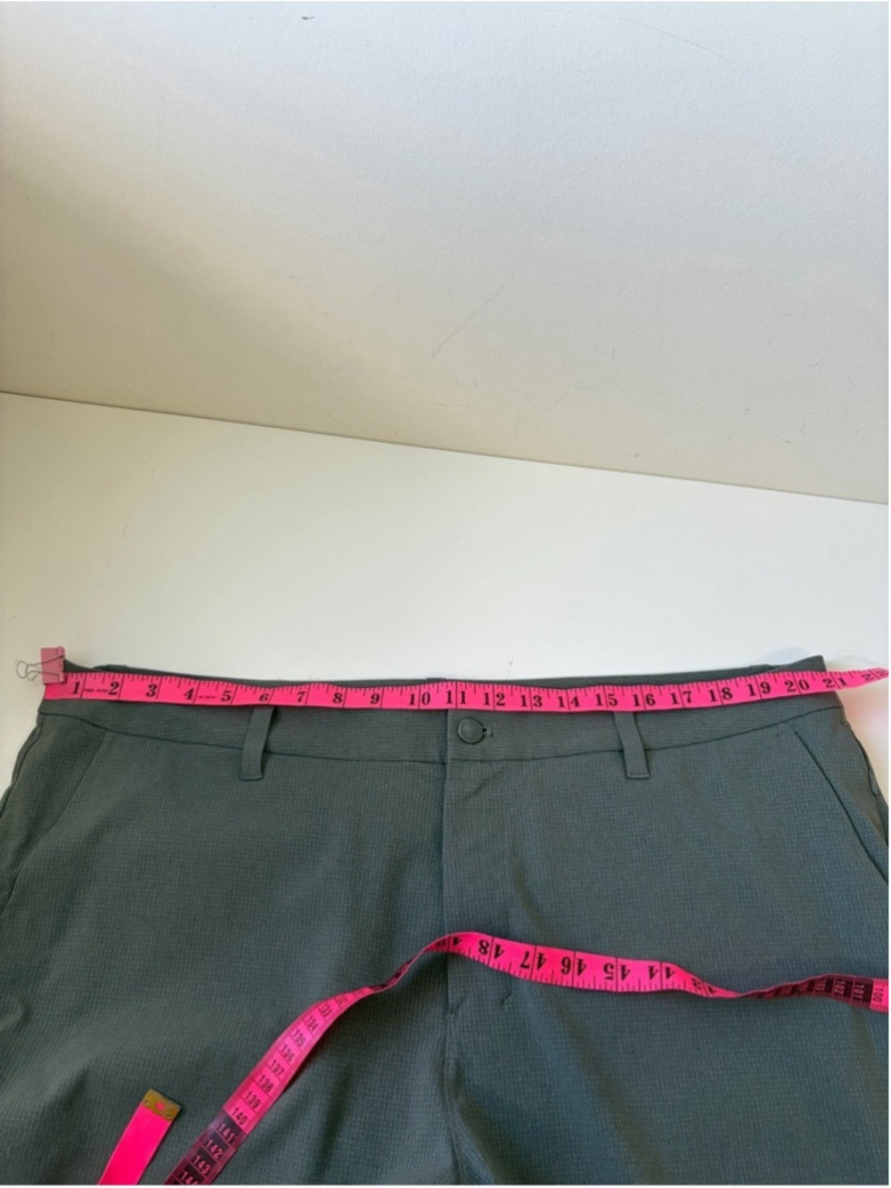 Lululemon ABC Classic-Fit Short 9" WovenAir Solar Grey Size 40 - Picture 13 of 14